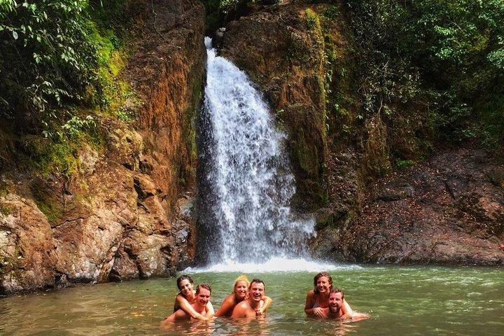 Tour di 3 ore delle cascate medie ATV (piscina nuotabile)
