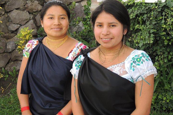 Rose Plantation, Equator Line und Otavalo Market Private Tour