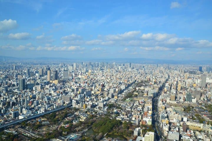 Osaka’s Best and Brightest: Private Full-Day Tour by Vehicle