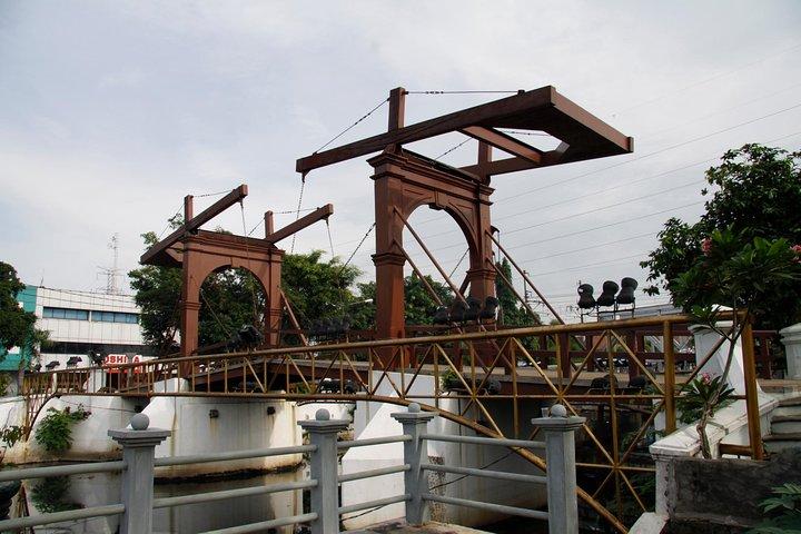 半日ツアー バタビア旧市街 ランチとお土産付き