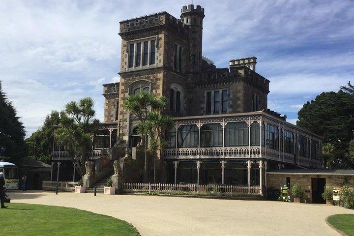 Excursion à terre : ville de Dunedin, péninsule d'Otago, jardins du château et visite d'Olveston