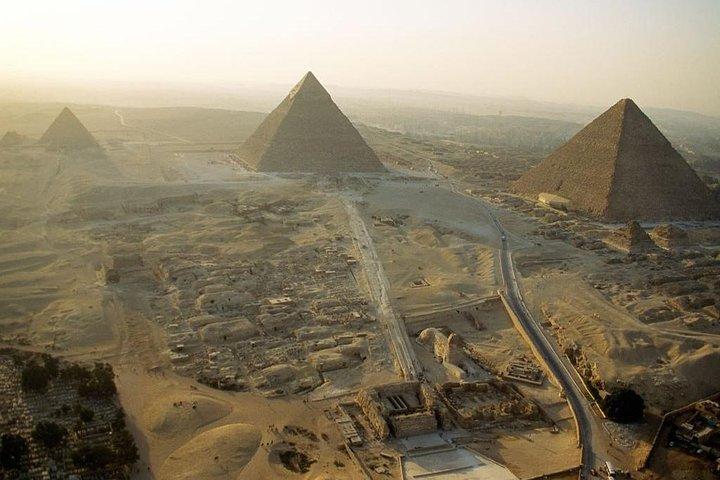 Pirâmides de Gizé por Camel