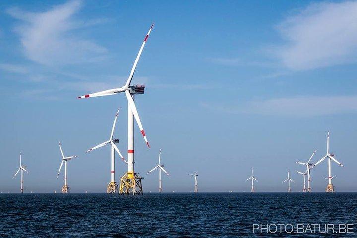 北海の風力発電所への忘れられない海の旅