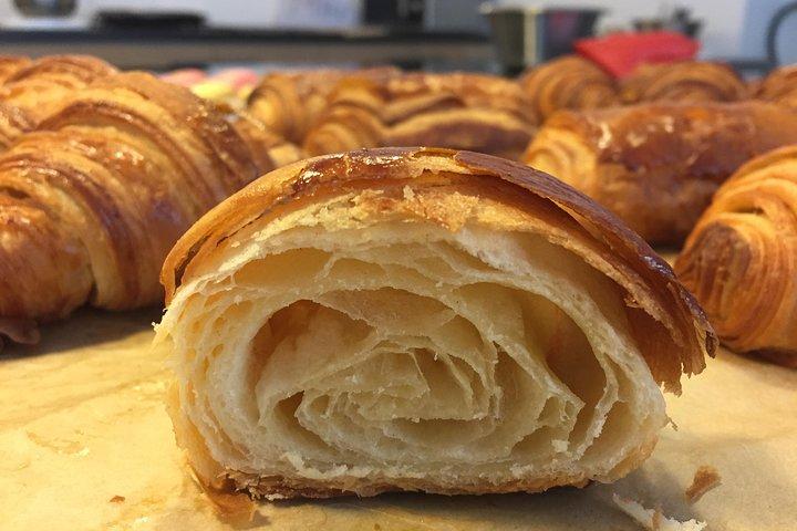 Paris Croissant and Breakfast Lezione di pasticceria con uno chef francese