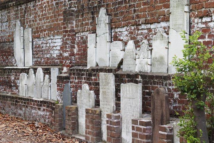 The Grave Tales Ghost Tour in Savannah