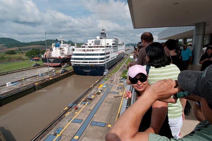 Private express cultural excursion in Panama City