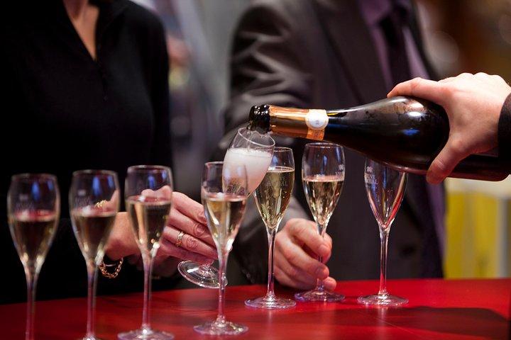 2 Hour Sparkling Wine Tasting and visit in Beaune