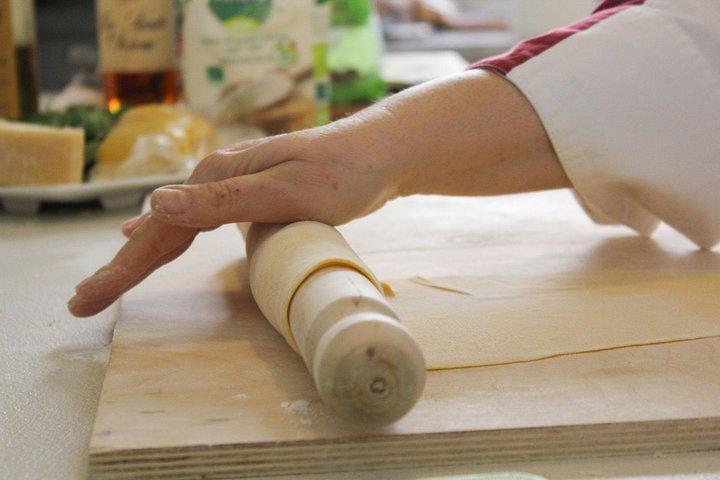 フィレンツェで地元シェフのシンツィアさんによる本格トスカーナパスタ教室