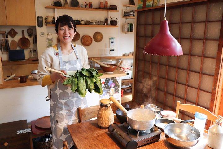 Privat Kyoto madlavningskursus med Aki i et smukt træhus