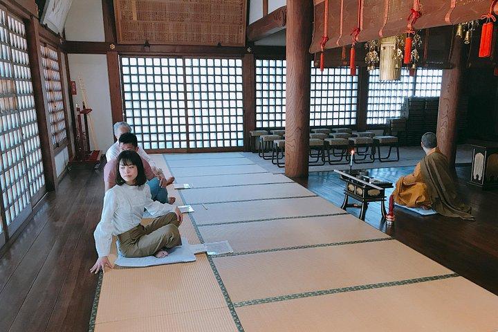 Authentisches Zen-Erlebnis im Tempel in Tokio
