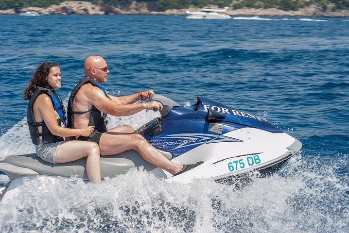 ドゥブロヴニクバイシーを探索する-JET SKI Yamaha VX 1、4または8時間をレンタル