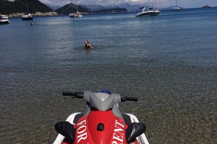 ドゥブロヴニクバイシーを探索する-JET SKI Yamaha VX 1、4または8時間をレンタル