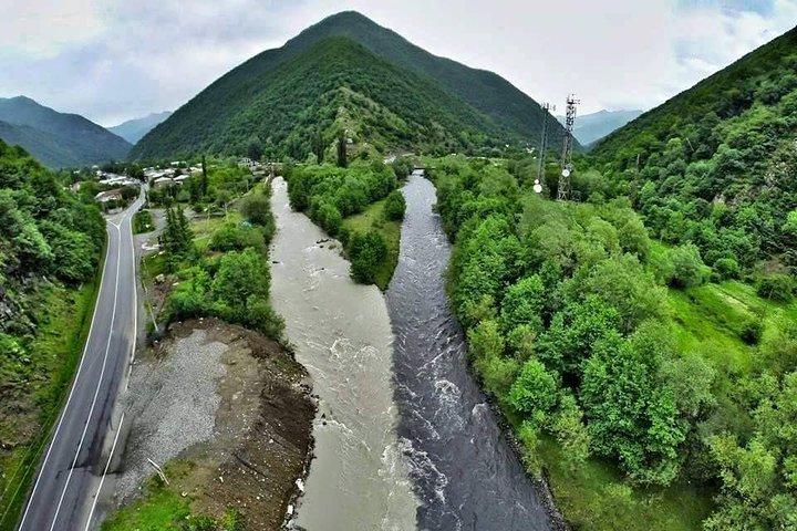 Ganztägige Tour in Kazbegi Ananuri Gudauri Gergeti