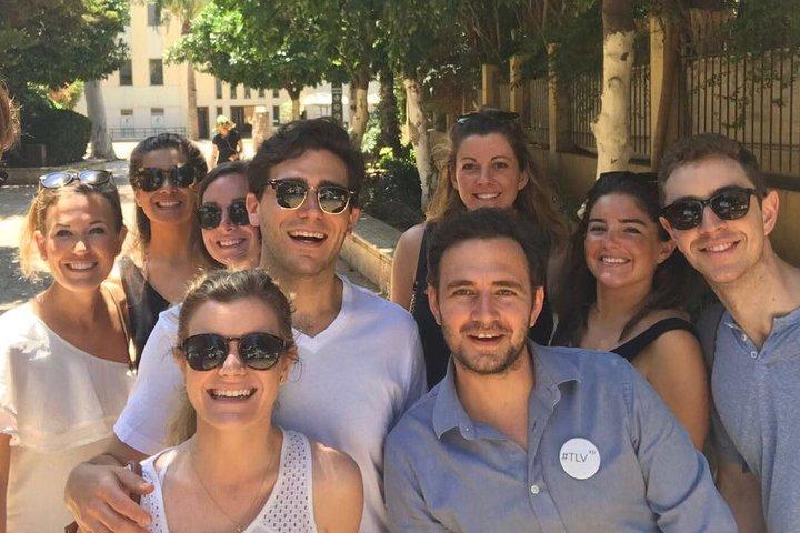 Neve Tzedek met Tomer