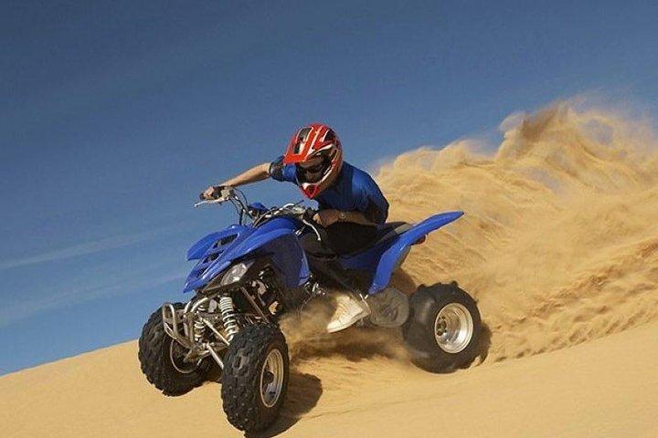 レッドデューンズデザートサファリプラスATVクワッドバイクライド（ランドクルーザー）