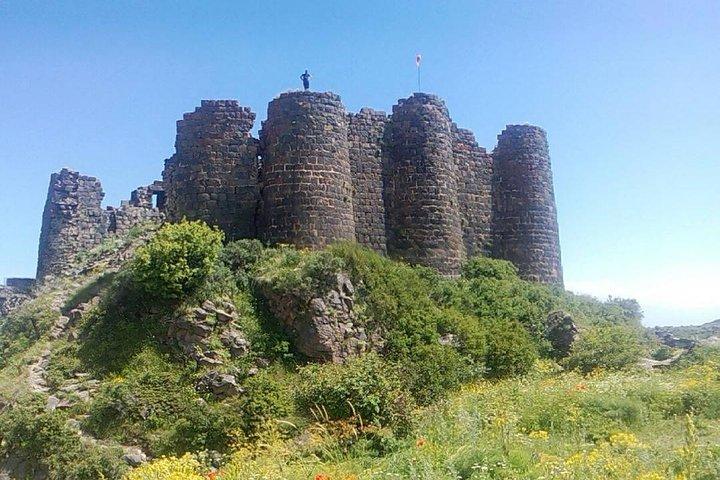 Amberd (Saghmosavank, armenisches Denkmal)