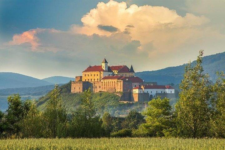 Tour guidato di 7 giorni in Ucraina occidentale e nei Carpazi da Kiev con veicolo privato
