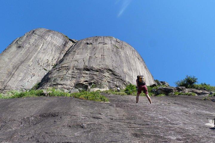 Excursão guiada com caminhada na Pedra da Gávea