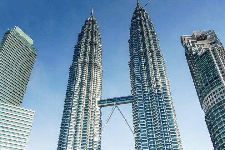 クアラルンプール＆プトラジャヤの魅力：バトゥ洞窟＆象徴的なランドマーク