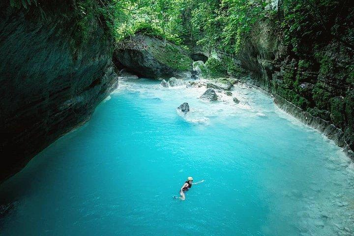 Canyoneering i Kawasan Badian-tur med frokost og transport