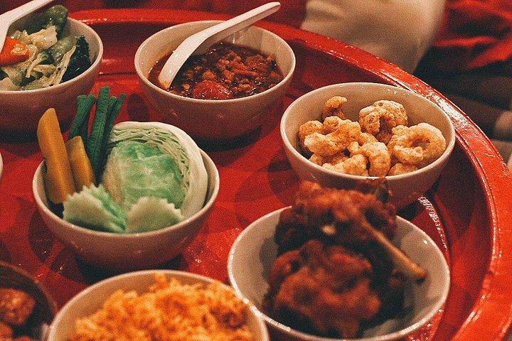 Khantoke Dinner Experience & Cultural Dance Show with Transfers