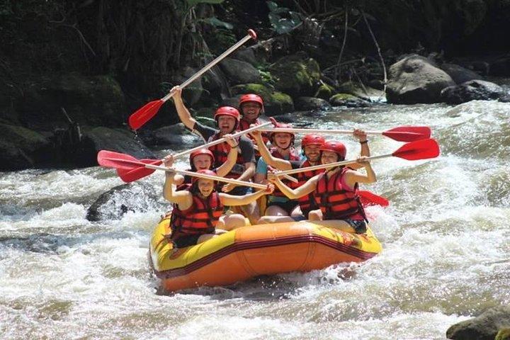 ウブドのAyung River Half-Day White Water Rafting Bali