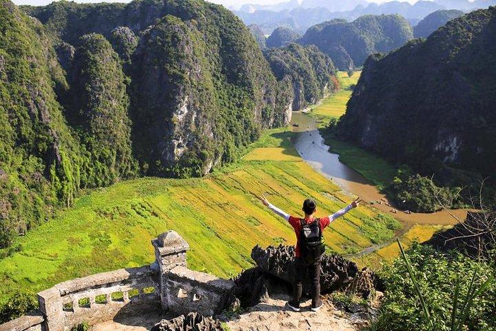 Hoa Lu Tam Coc Full Day Tour: Små Grupperejse & Buffet Frokost