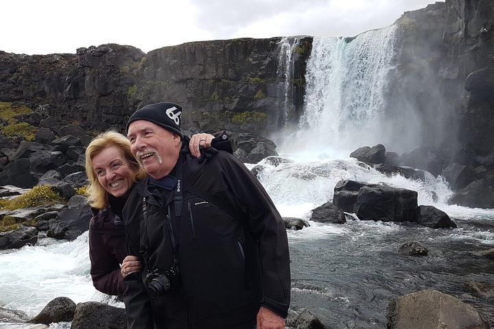 Golden Circle Private Day Tour - op til 9 passagerer