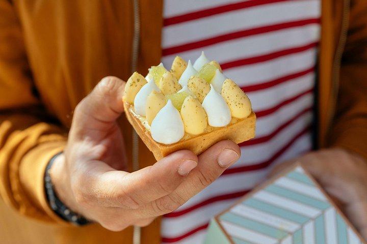 地元の人々との甘いペストリー マレ地区のパリのプライベートツアー