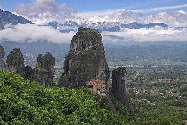 Delphi and Meteora 2 Days Small Group Tour From Athens