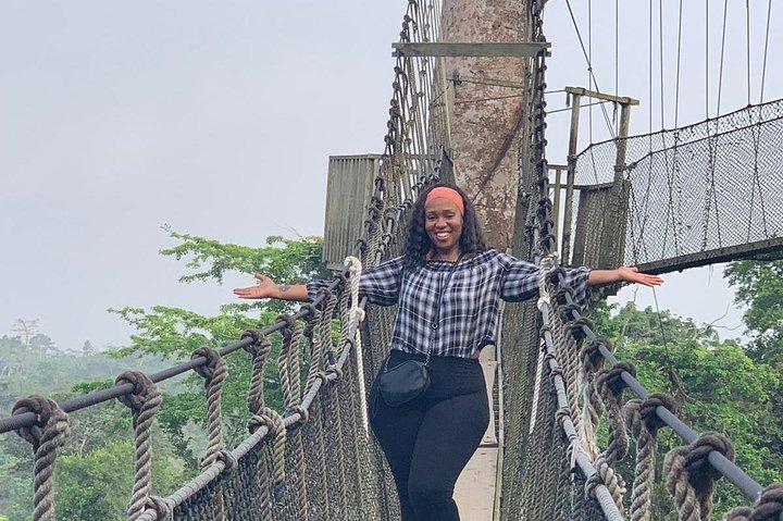 Tour al castillo de la costa del Cabo y al parque Kakum