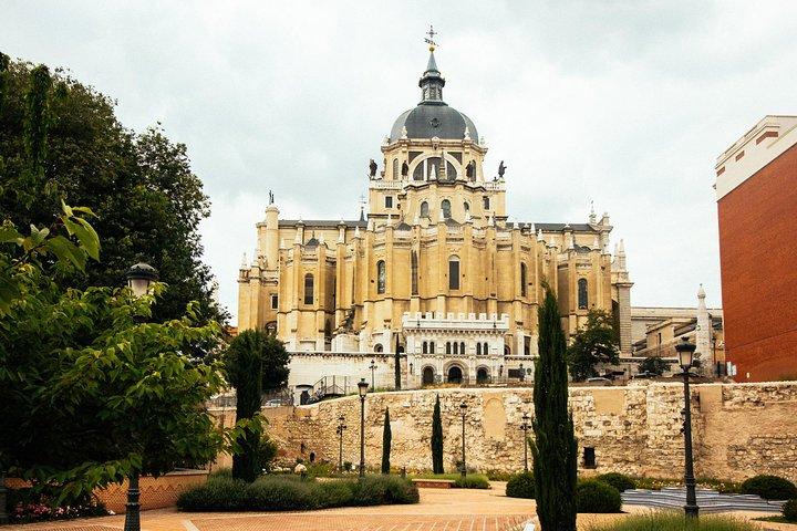 Madrid Highlights and Hidden Gems Private Tour with a Guide