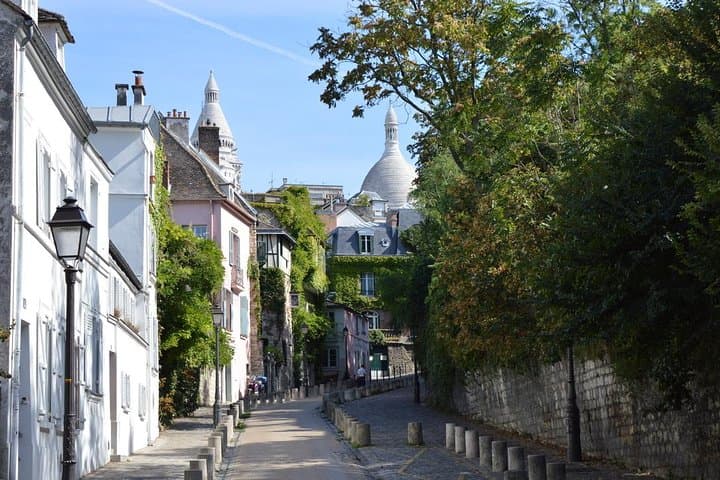 Paris Montmartre: 2-hour city tour in German