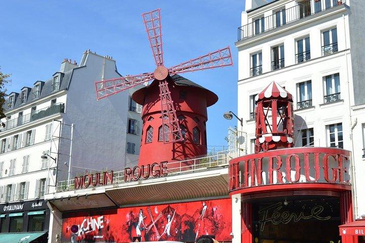 Paris Montmartre: 2 hour group city tour in German or English