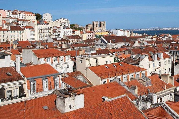 Lisbon: Alfama District Walking Tour