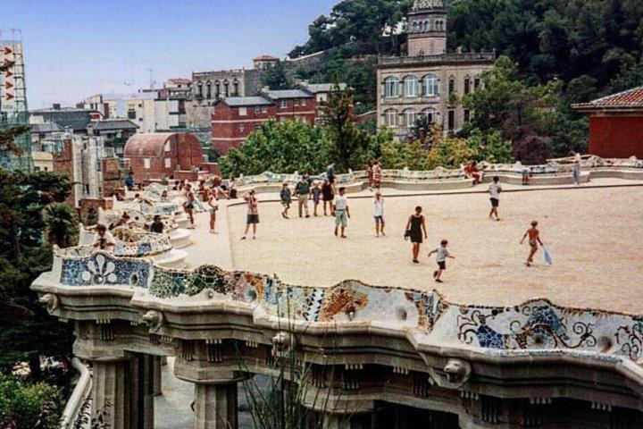バルセロナプレミアム： ゴシック、モンジュイック、サグラダファミリア＆グエル公園