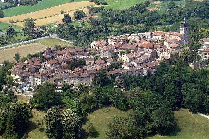 Beaujolais & Perouges Medieval Town (9:00 am to 5:15 pm - Small Group Tour Lyon