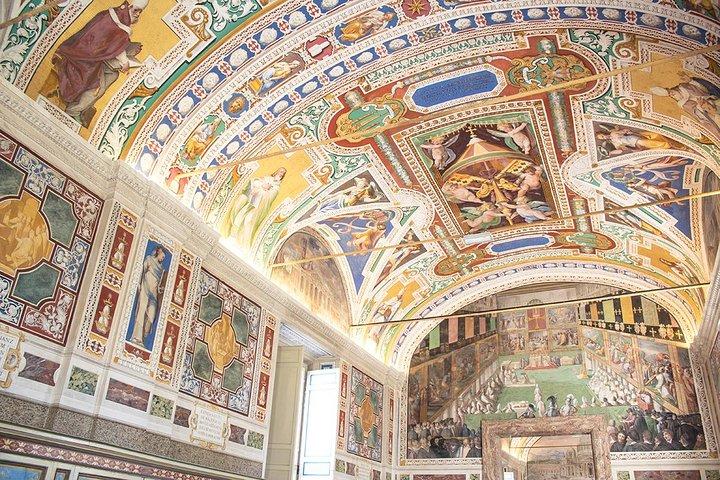 Vatican Tour with Michelangelo's Sistine Chapel & Fast-Access