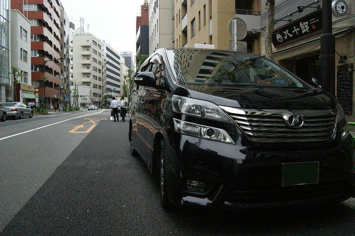 東京のホテル発、ディズニーランド/シーのチケットとプライベートモーニングライド！
