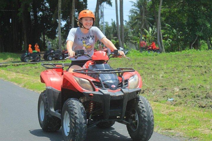 Bali Sunrise Trekking con ATV Adventures