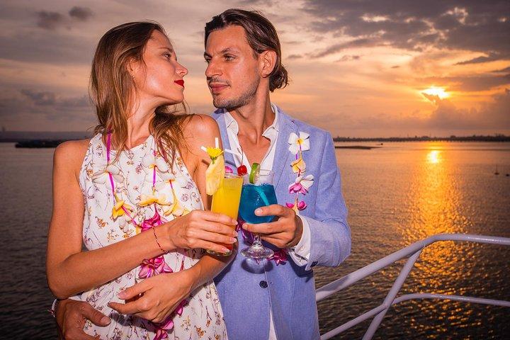 Bali Hai dinercruise bij zonsondergang met buffet en live entertainment