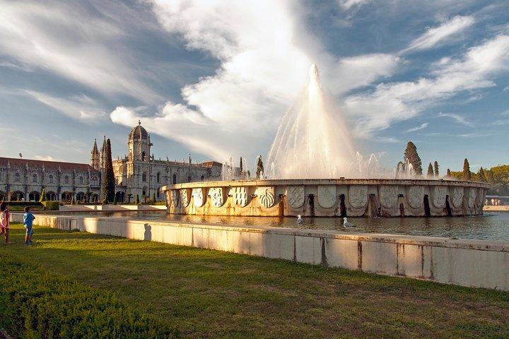 Lisbon Highlights Private Tour with Van and Local Guide 4H