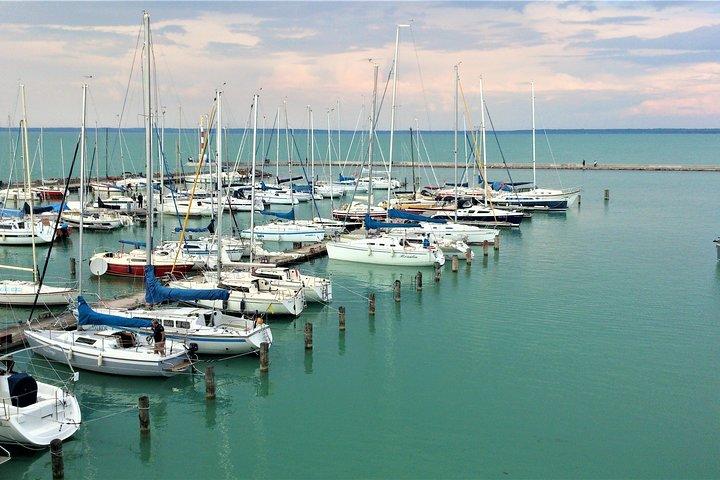 Privat Balatonvattenupplevelse med en oförglömlig vinprovning