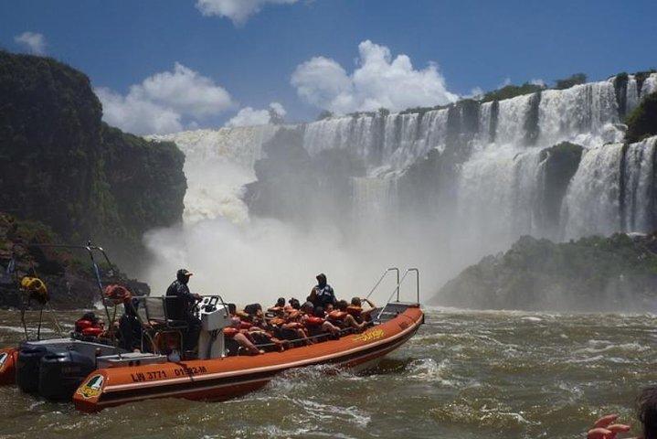 Tour privato delle cascate di Iguazu con grande avventura da Buenos Aires