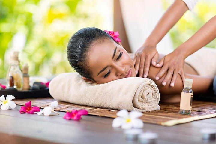 Ayurvedische Spa-Massage und Kräutergartentour