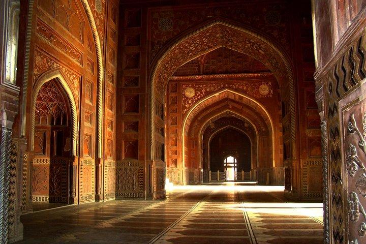 Agra Sightseeing Tour with Guide & Private AC Vehicle