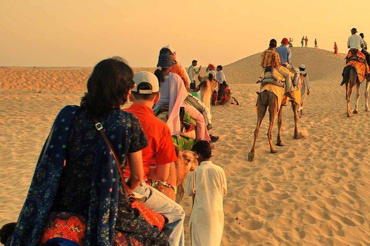 Desert Safari Dubai pickup & Drop off por Land Cruiser