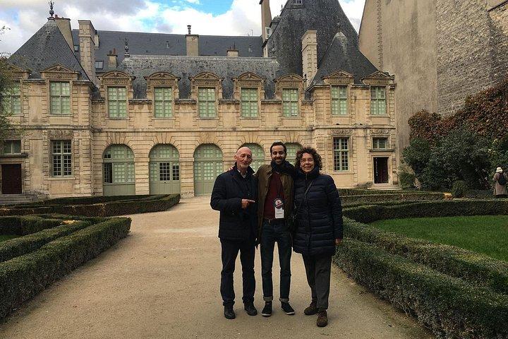 Marais District 2-Hour Private Walking Tour in Paris