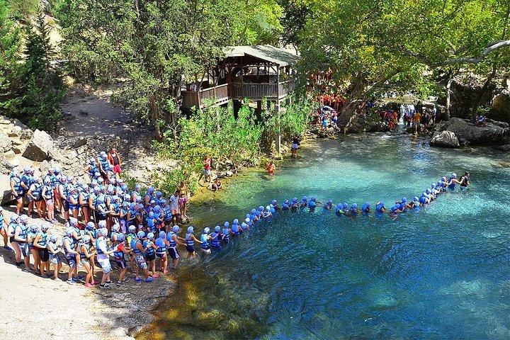 コプルルキャニオン国立公園でのラフティングツアー