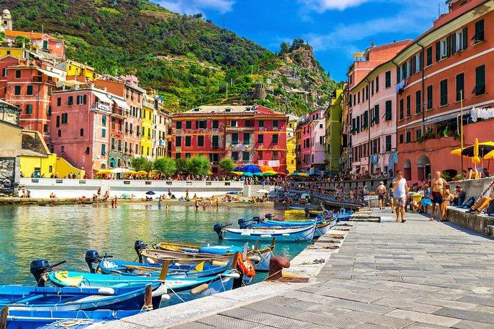 Tour delle Cinque Terre con degustazione di limoncino dalla stazione ferroviaria di La Spezia